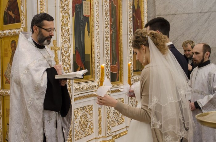 Выбираем священника для венчания