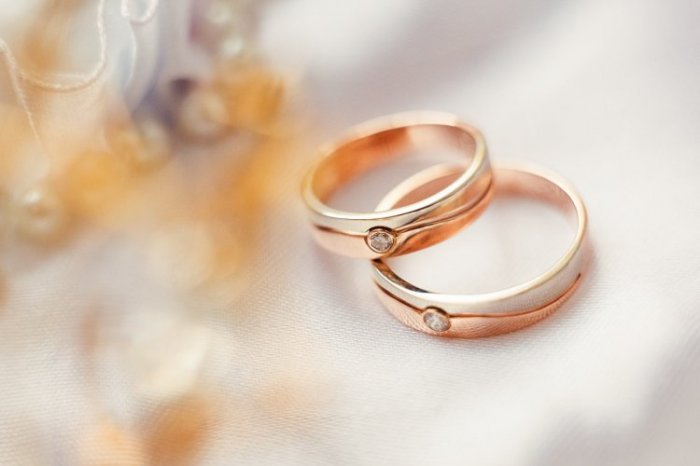 Свадебные кольца с фианитами