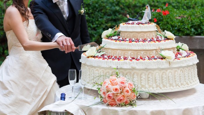 Сметанный торт на свадьбу
