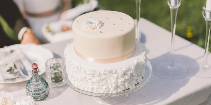 Десерт с мастикой на свадьбу
