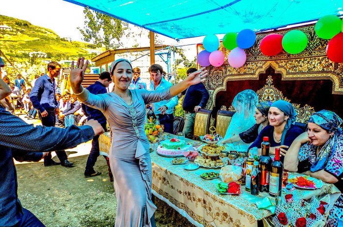 Лезгинка на дагестанской свадьбе