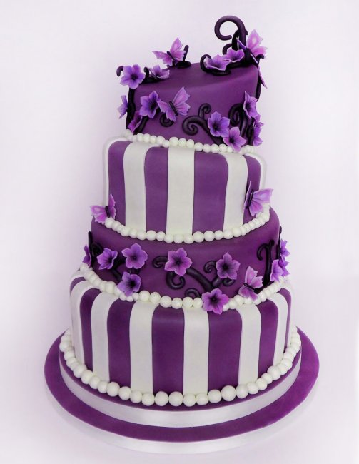 Фиолетовый торт с мастикой