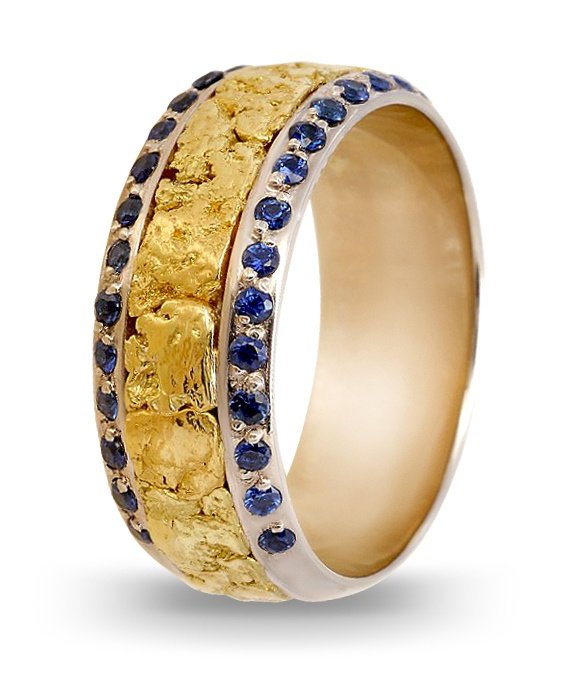 Обручальное кольцо с синими камнями