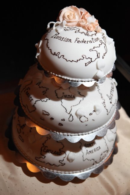 Свадебный торт необычной формы