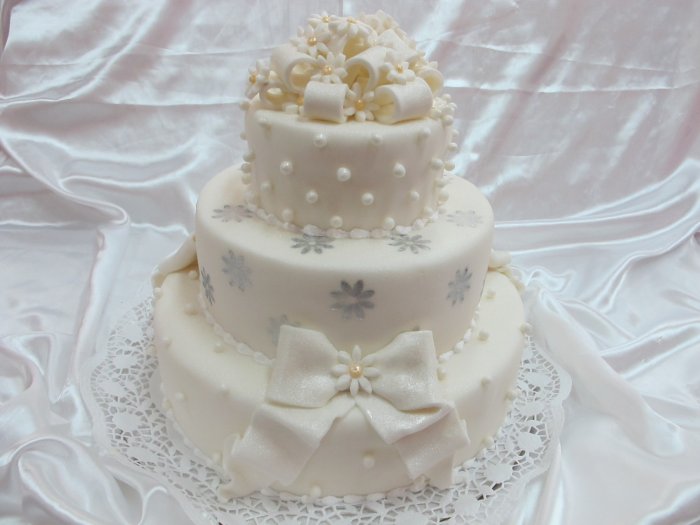 Свадебный торт - шедевр кулинарного зодчества