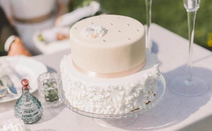 Свадебный торт мастичный