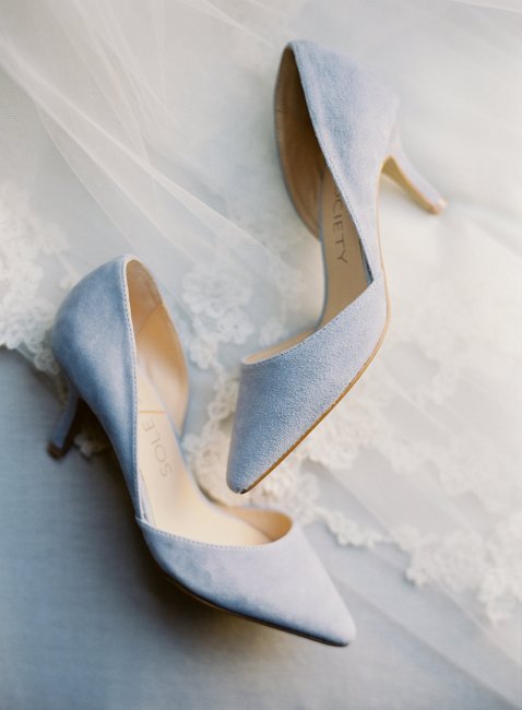 Обувь под свадебное платье из замши