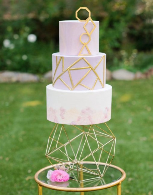 Многогранный свадебный торт