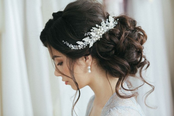 Украшение на волосы для невесты (43 фото)