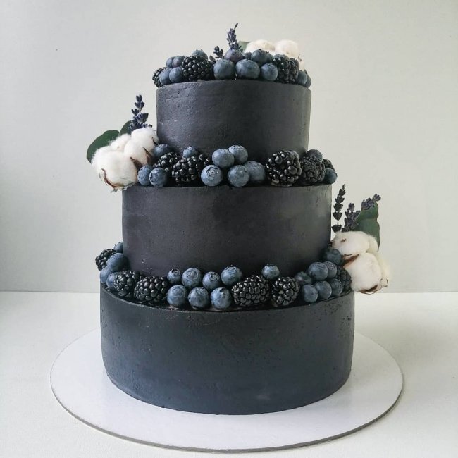 Черничный торт на свадьбу