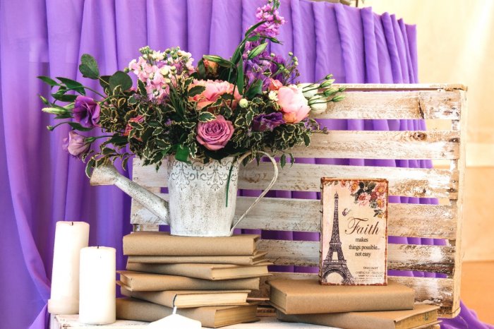 Детали свадьбы в фиолетовом цвете