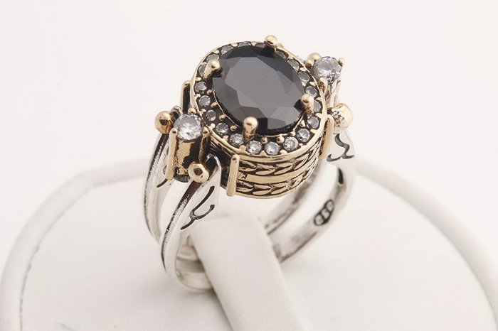 Винтажное комбинированное кольцо с ониксом и бриллиантами