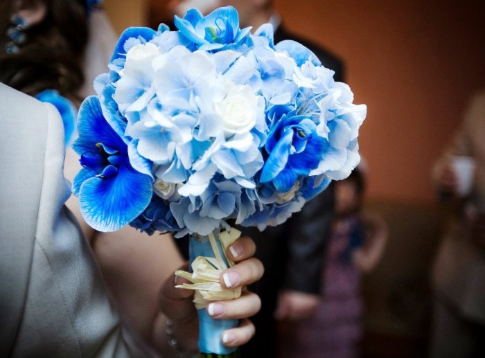 Нежно-голубой букет невесты