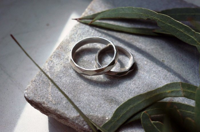 Обручальное кольцо из вольфрама