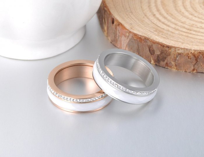 Обручальное кольцо из керамики