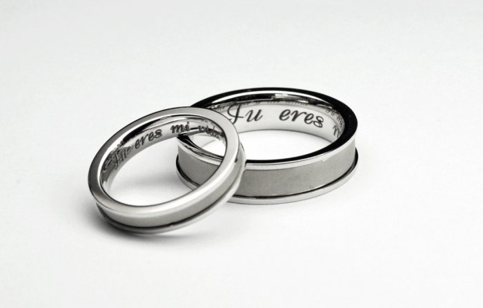 Обручальное кольцо Картье с гравировкой