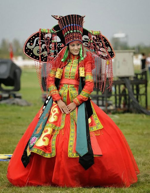 Традиционный свадебный образ монгольской нвесты