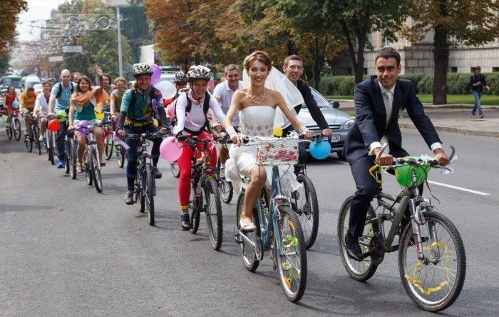 Свадьба на велосипедах в Москве