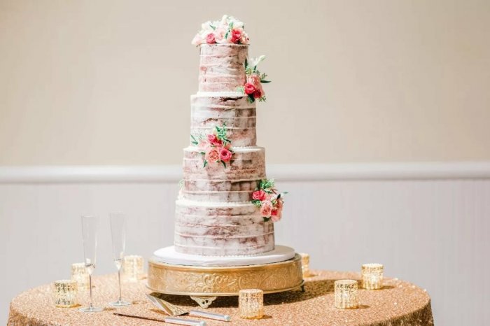 Голый свадебный торт