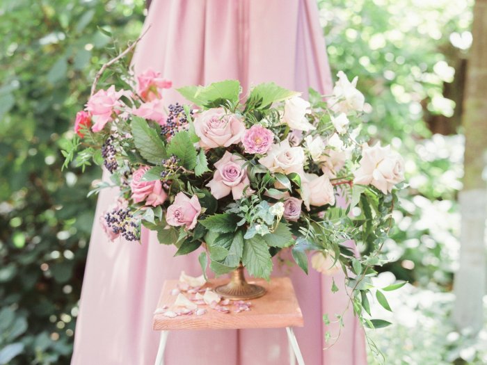 Цветочная композиция с садовыми розами