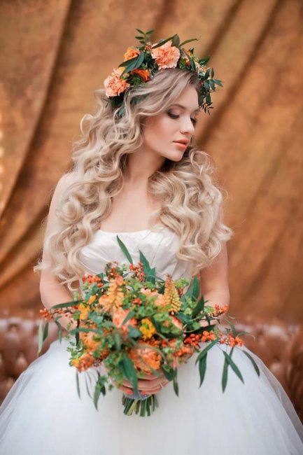 Свадебные прически с живыми цветами