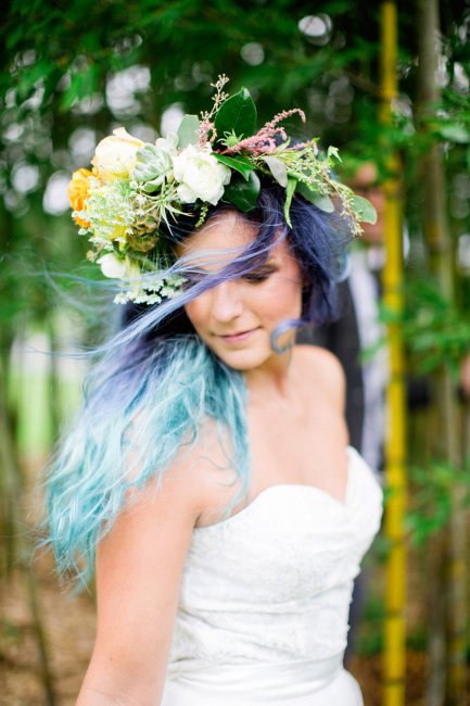 Невеста с синими волосами