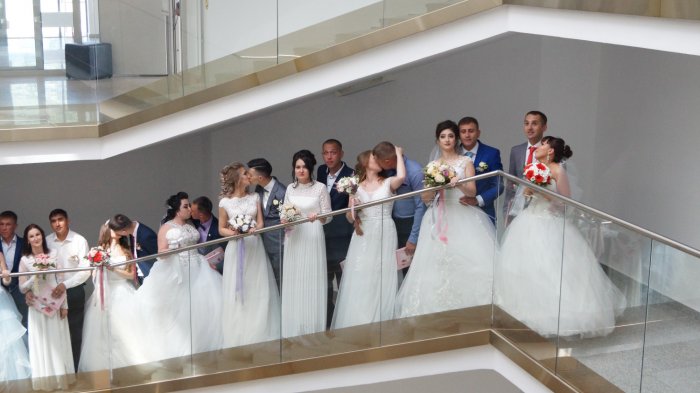 Массовая свадьба в России