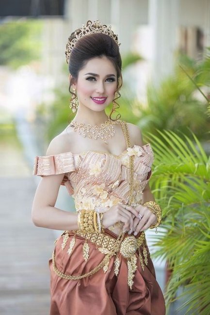 Яркий макияж невесты в Таиланде