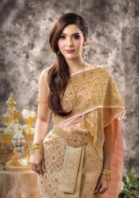 Яркий макияж тайской невесты