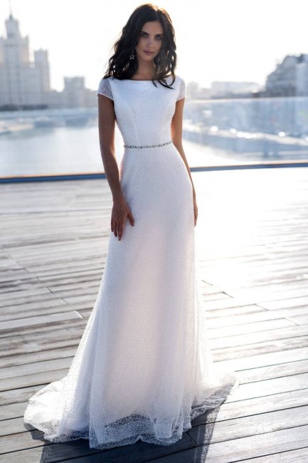 Элегантное и лаконичное свадебное платье можно перешить в вечернее