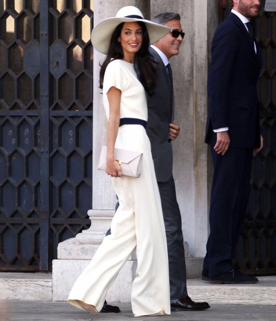 Свадебный костюм Амаль Клуни
