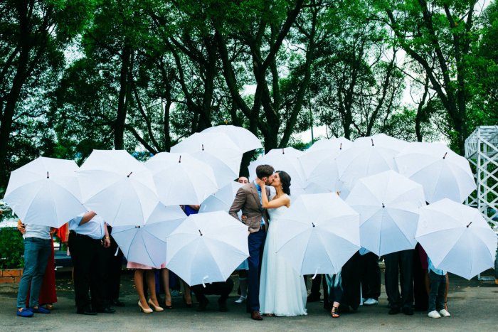 Свадьба под зонтами