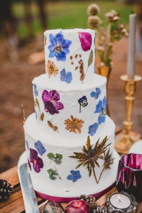 Декор свадебного торта сухоцветами