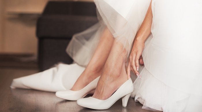 Как носить свадебные туфли