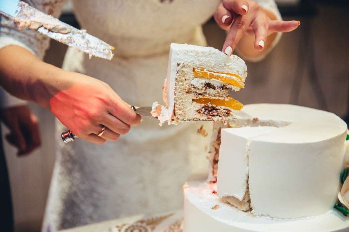 Выбрать слишком оригинальную начинку для свадебного торта