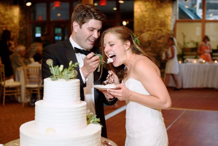 Традиция разрезания свадебного торта