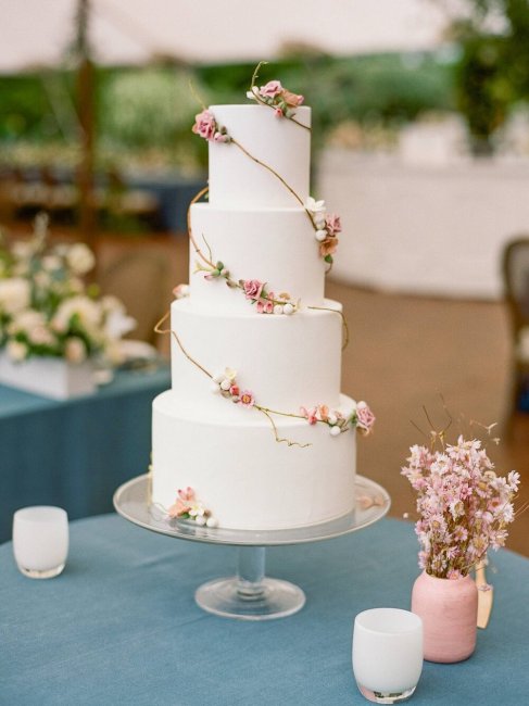 Спиральный декор свадебного торта