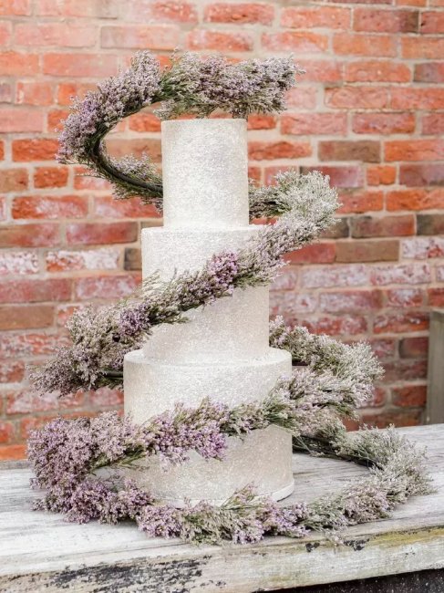 Спиральный декор свадебного торта