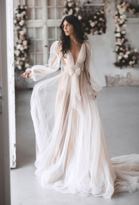 Свадебное платье с бантом на талии