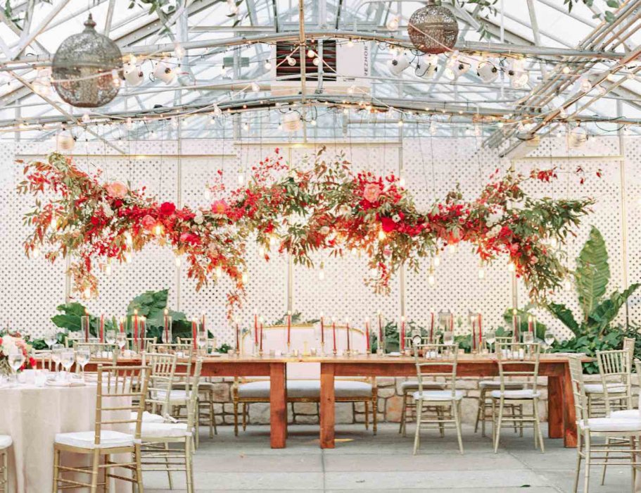 Подвесные цветочные композиции для украшения свадьбы
