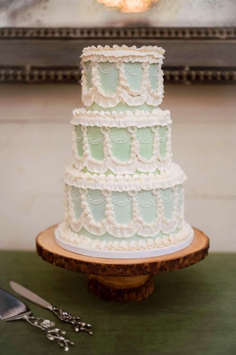 Свадебный торт в винтажном стиле