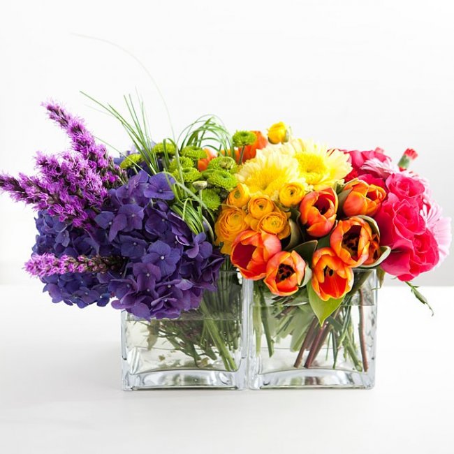 Разноцветные цветы для радужной свадьбы