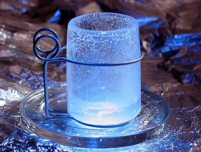 Очааровательный стакан изо льда