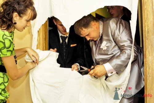 Необычный конкурс во время выкупа невесты