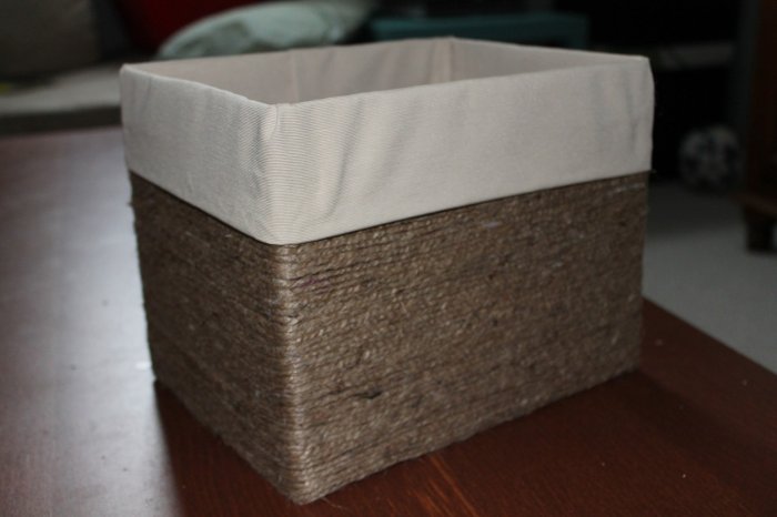 Самодельная коробка для хранения обмотанная джутовой нитью