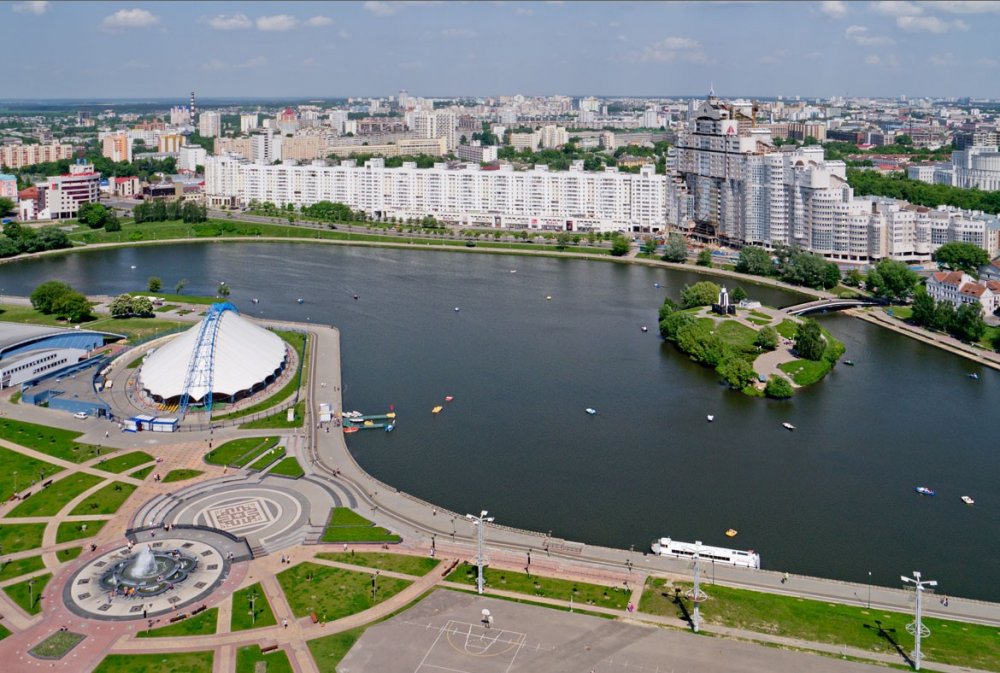Остров слез и его окрестности в Минске