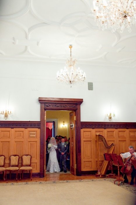 Вход в зал регистрации в Дворце бракосочетания № 1