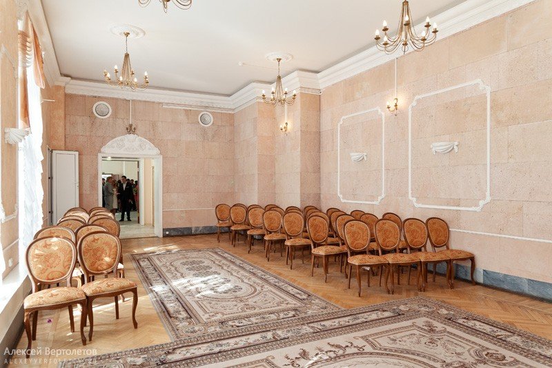 Зал торжественной регистрации в Московском ЗАГСе