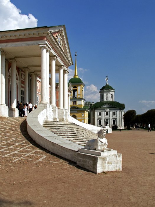 Вход во дворец Кусково