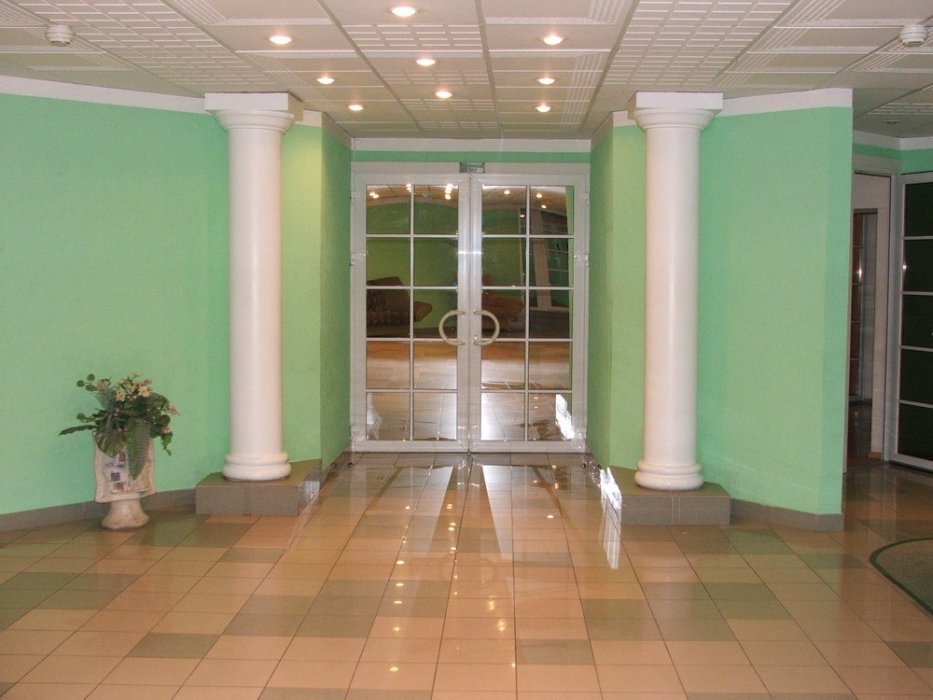 Вход в зал регистрации во Фрунзенском ЗАГСе